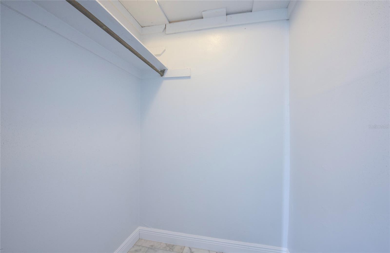 CRYSTAL ISLAND - Residential Lease