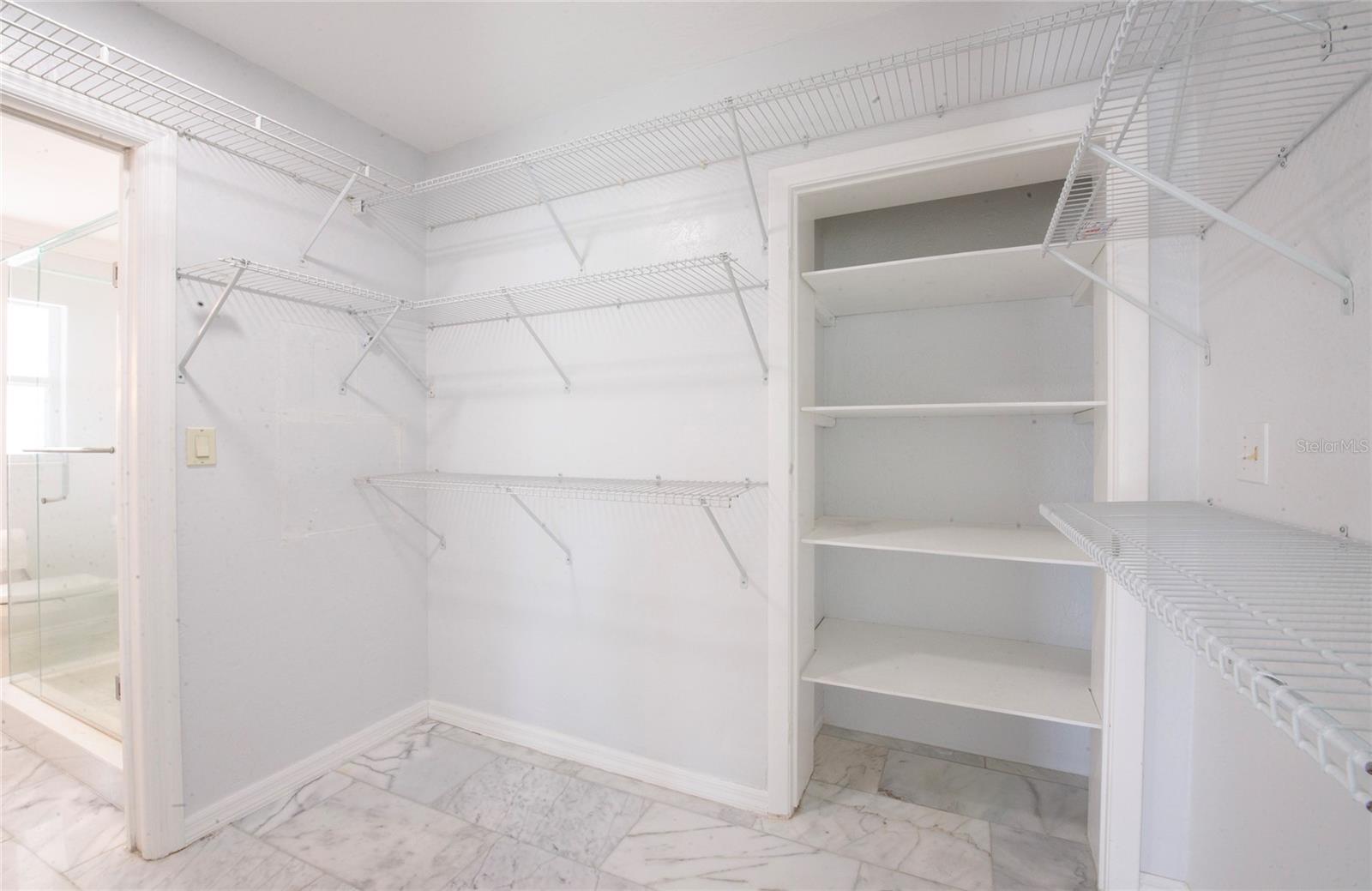 CRYSTAL ISLAND - Residential Lease