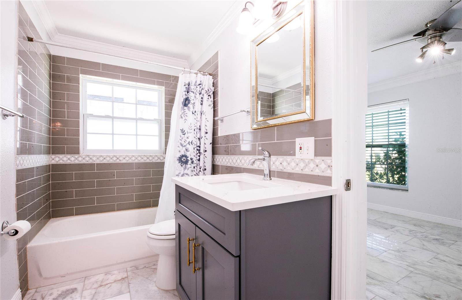 CRYSTAL ISLAND - Residential Lease