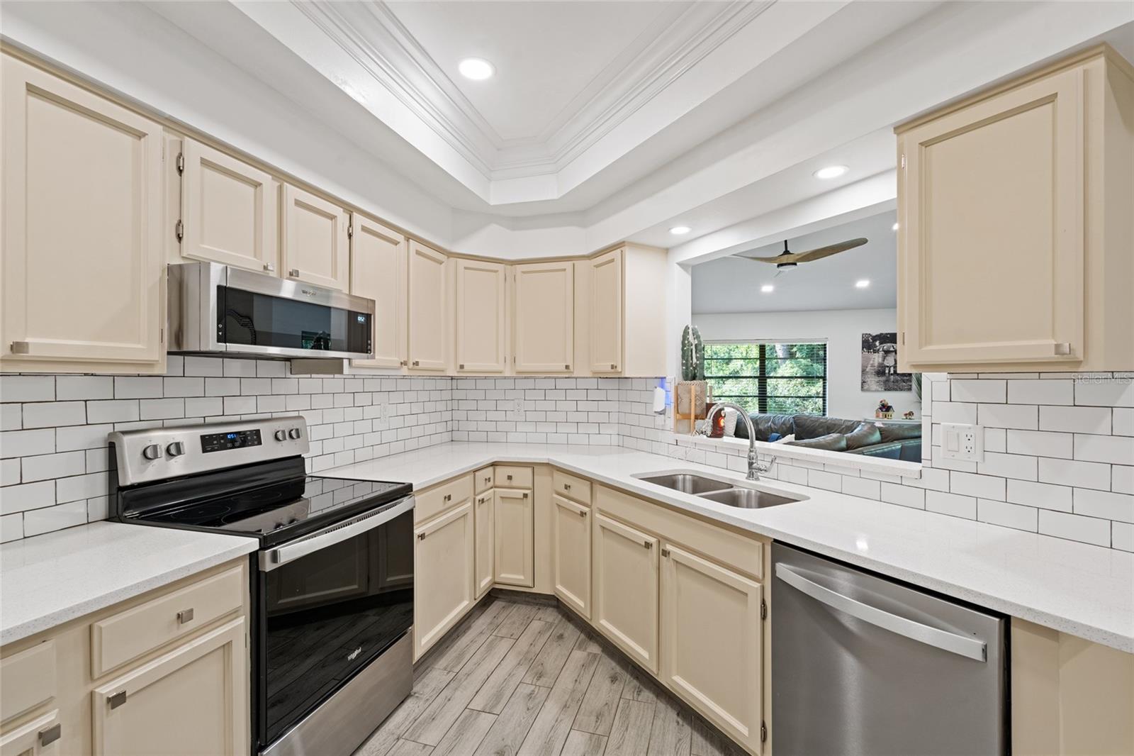 LAKE SEMINOLE VILLAGE - Residential