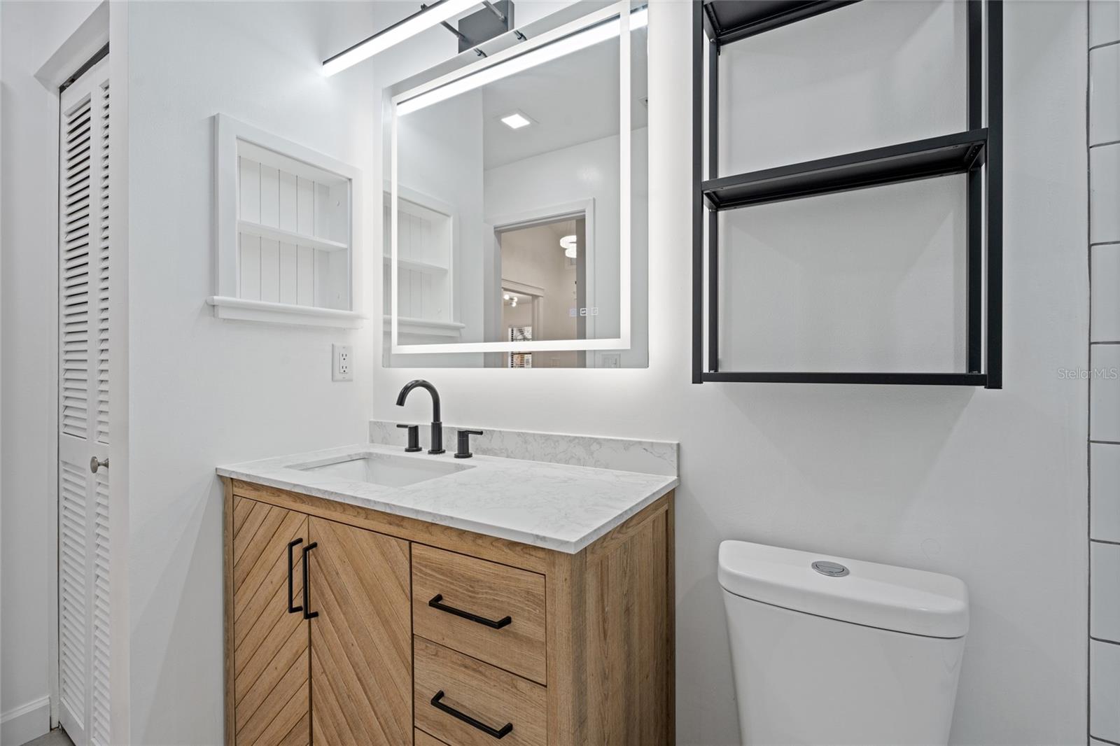 LAKE SEMINOLE VILLAGE - Residential