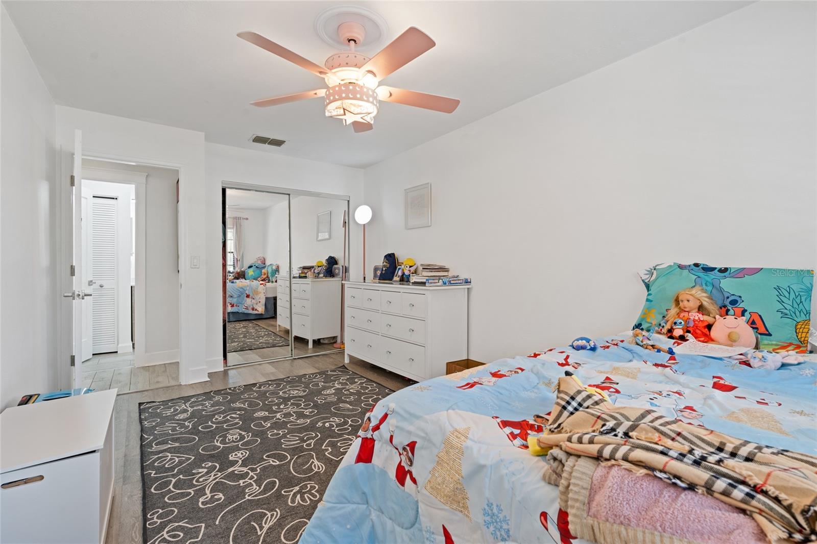 LAKE SEMINOLE VILLAGE - Residential