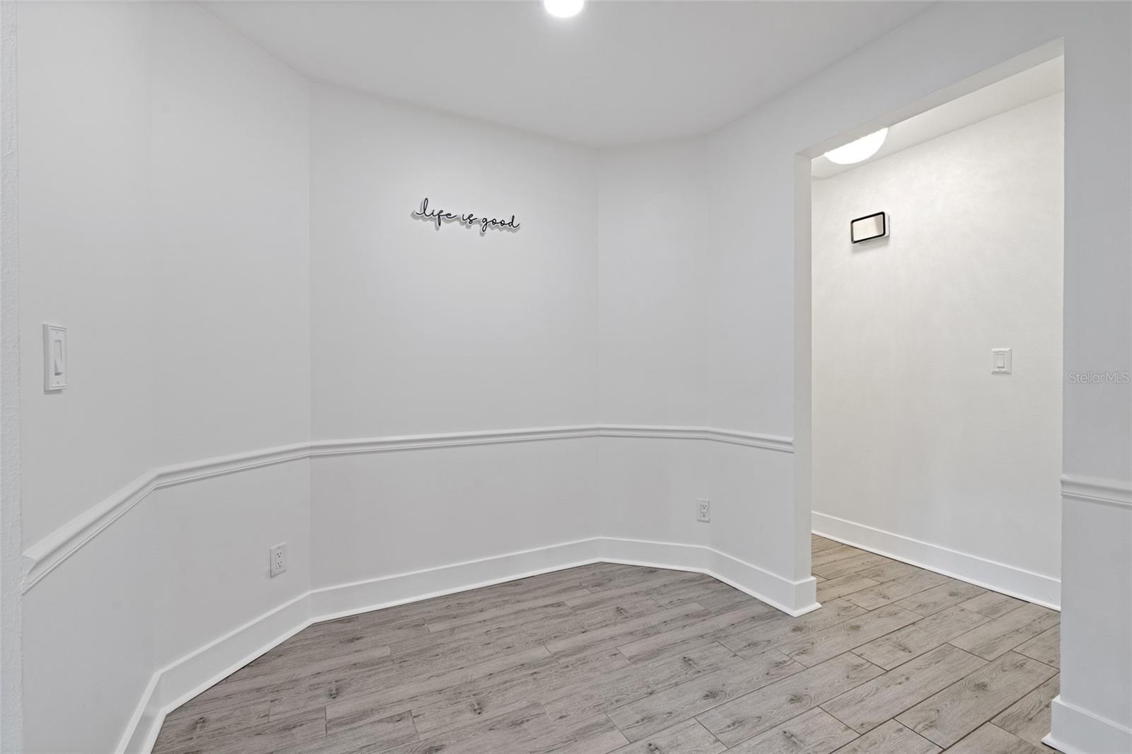 LAKE SEMINOLE VILLAGE - Residential