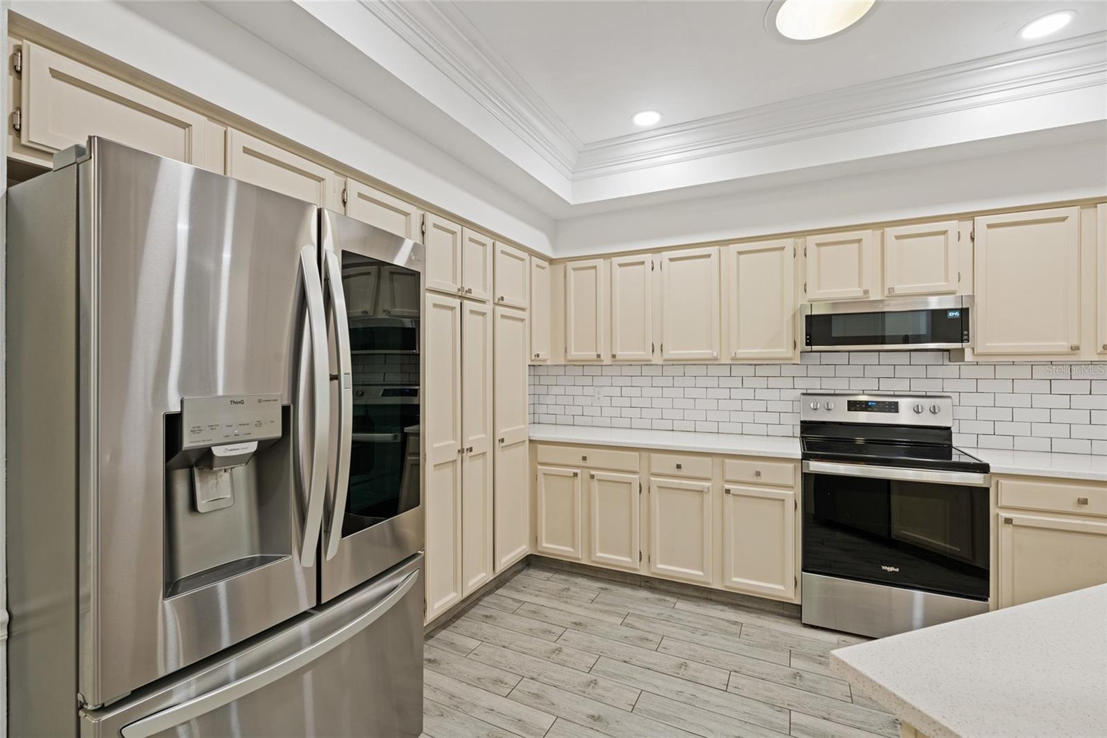 LAKE SEMINOLE VILLAGE - Residential