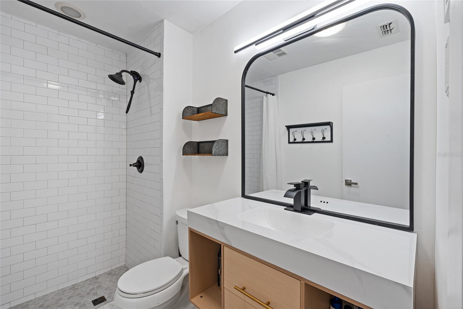 LAKE SEMINOLE VILLAGE - Residential