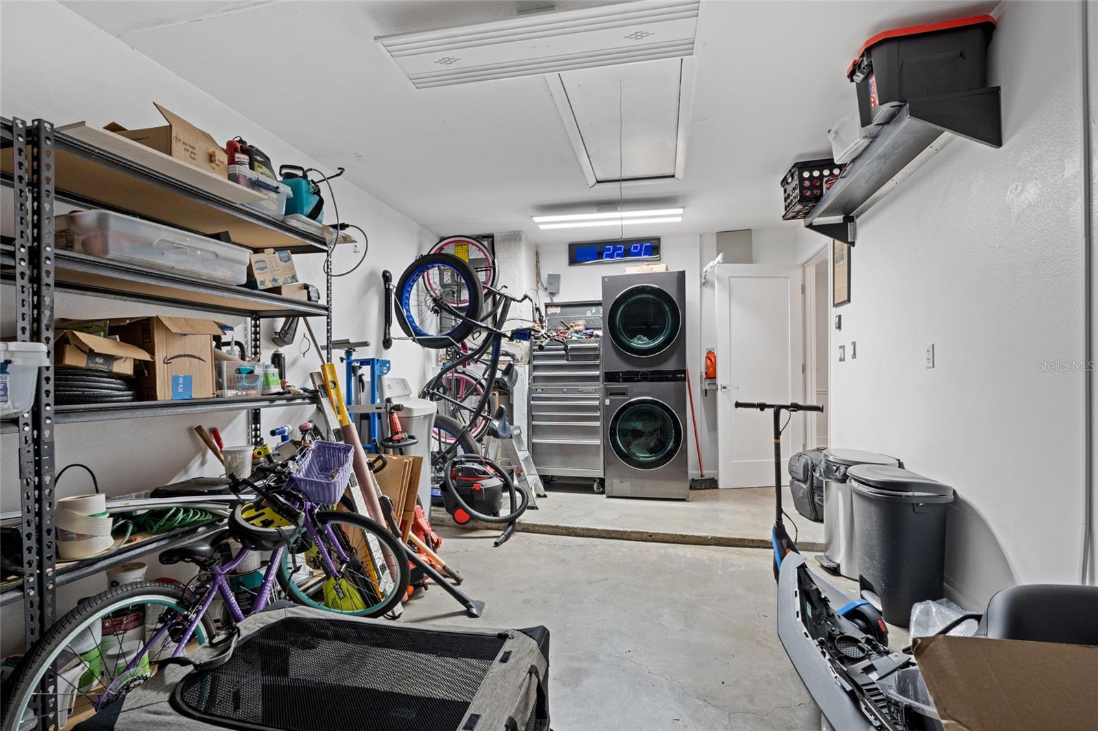 LAKE SEMINOLE VILLAGE - Residential