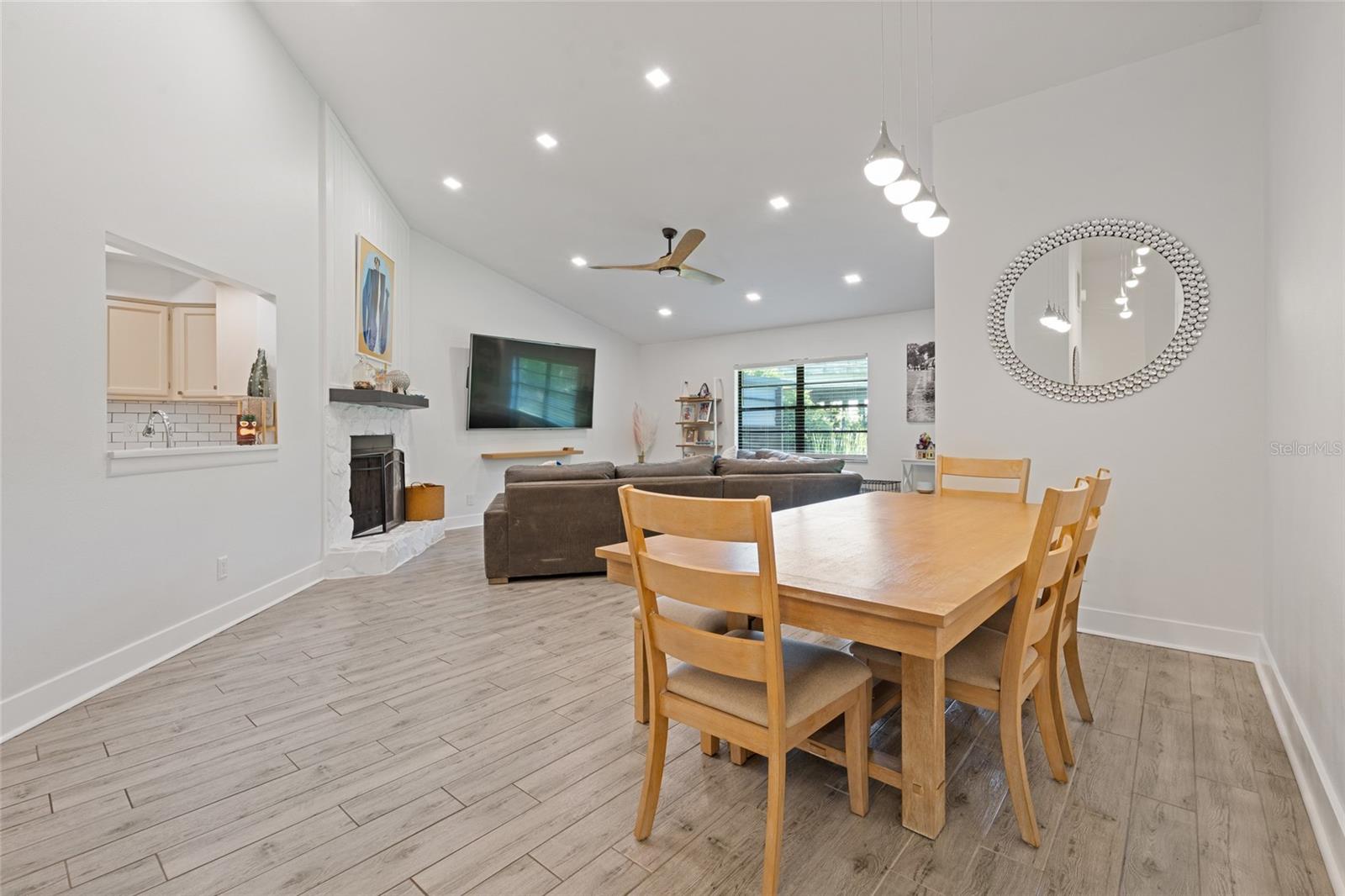 LAKE SEMINOLE VILLAGE - Residential