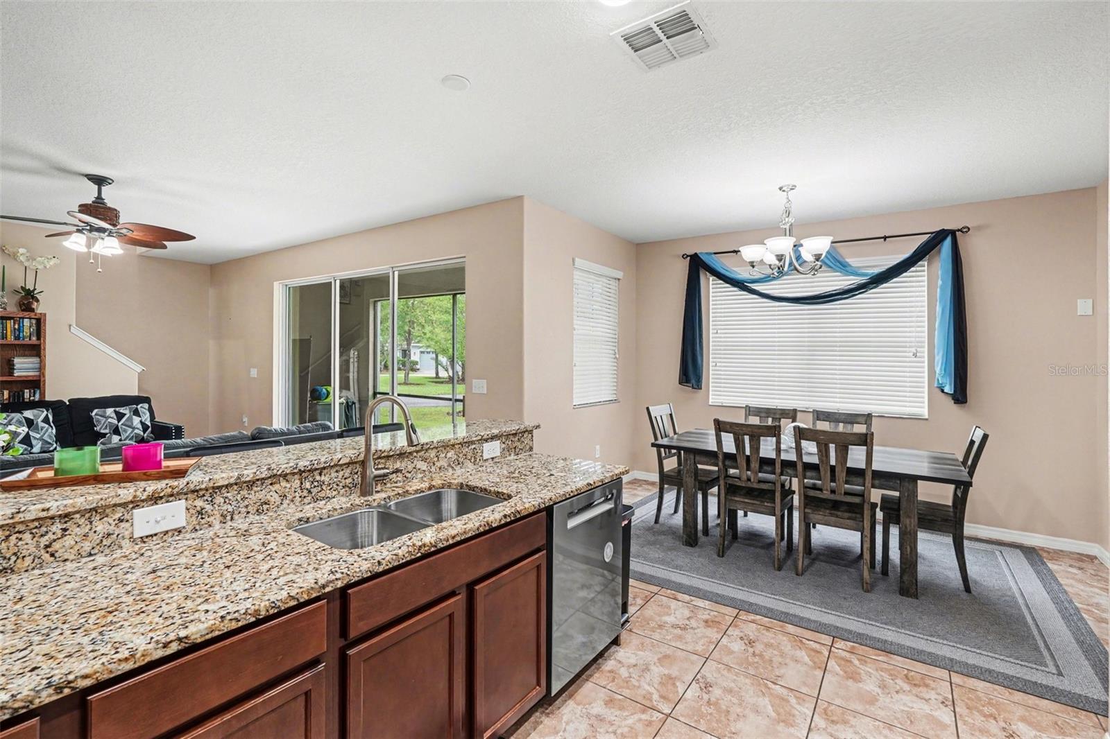 CLUB MANOR WEST OF GRAND HAMPT - Residential