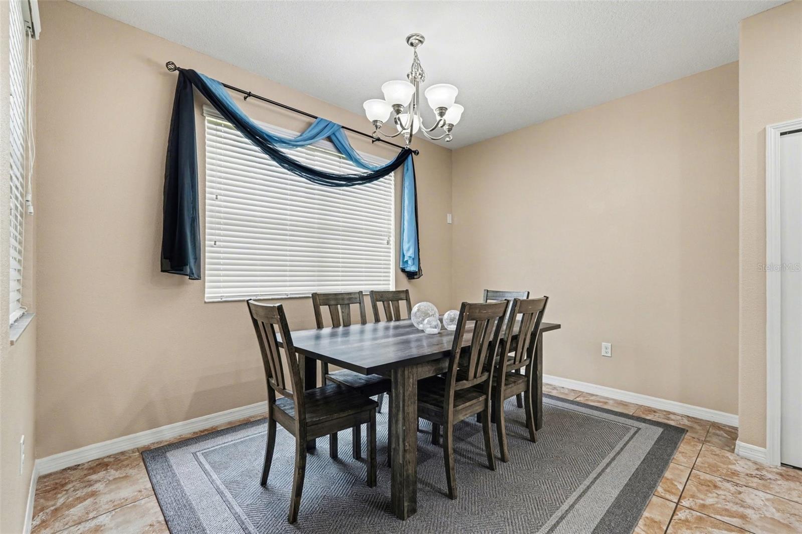 CLUB MANOR WEST OF GRAND HAMPT - Residential