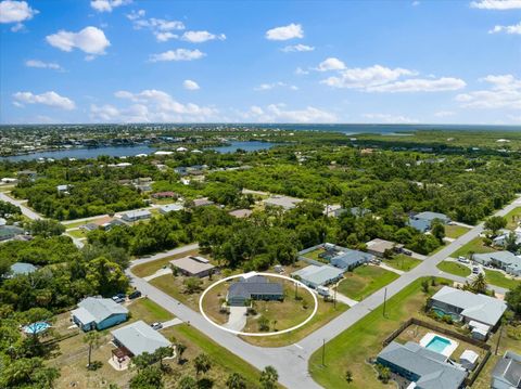 A home in PORT CHARLOTTE