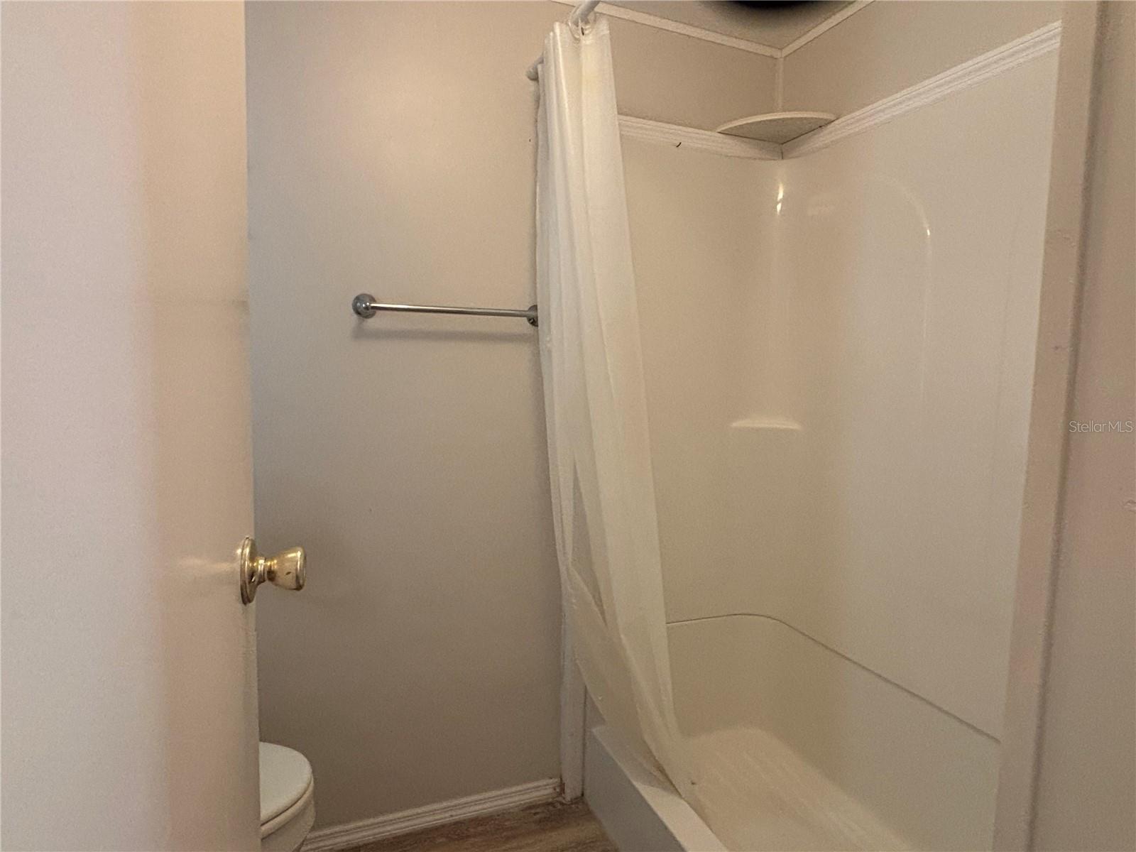 ZELLWOOD STATION - Residential