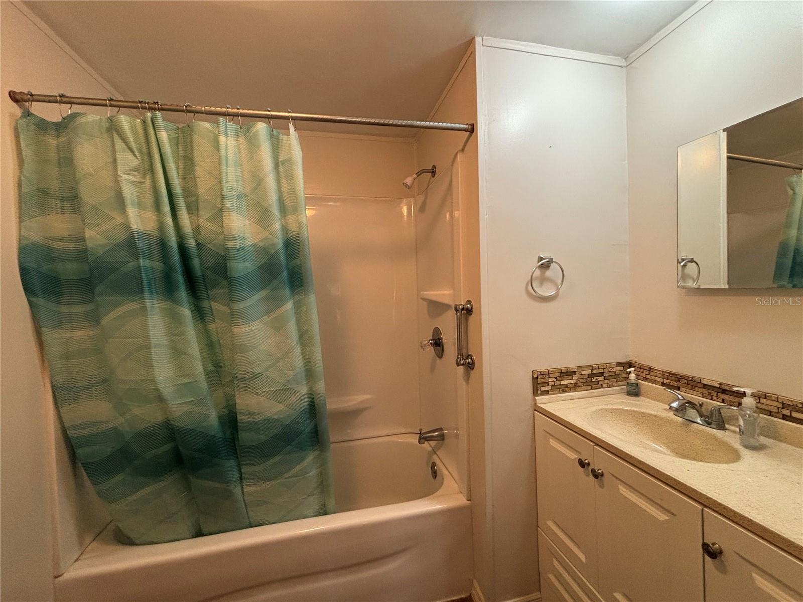 ZELLWOOD STATION - Residential