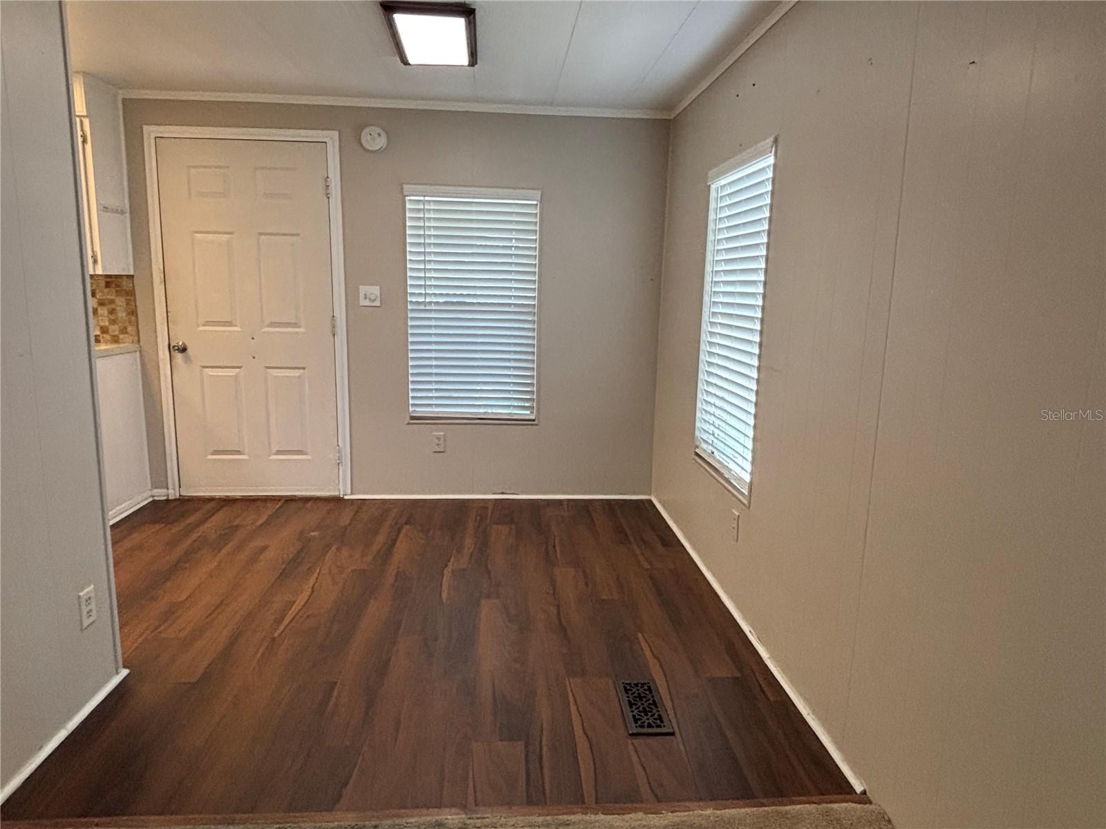 ZELLWOOD STATION - Residential