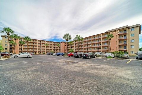 3893 Lake Bayshore Drive F211, Bradenton, FL 34205