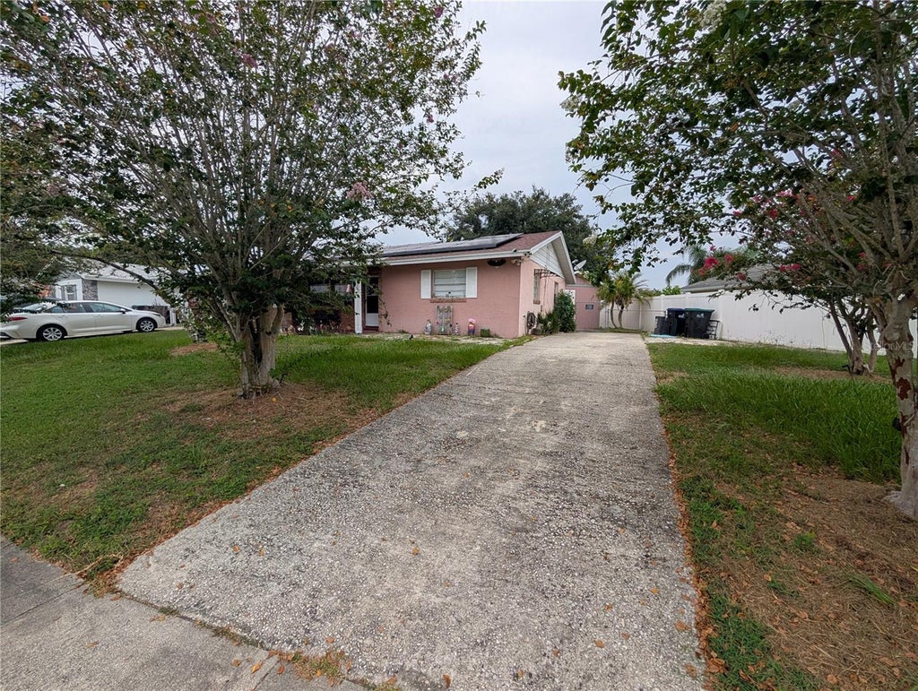 Photo of 780 Park Manor Drive, Orlando, FL 32825 (MLS # O6429503)