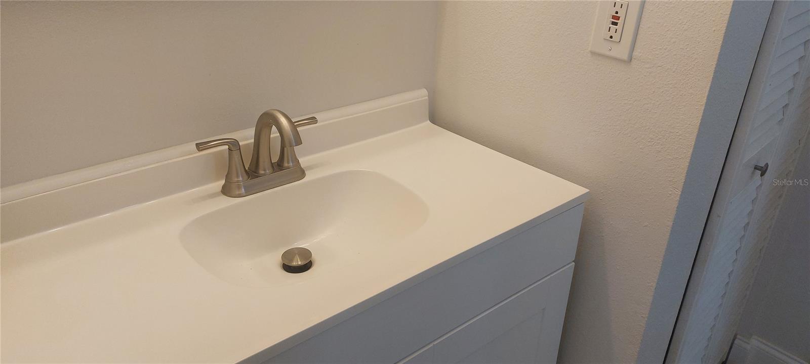 ROYAL ARMS CONDO - Residential