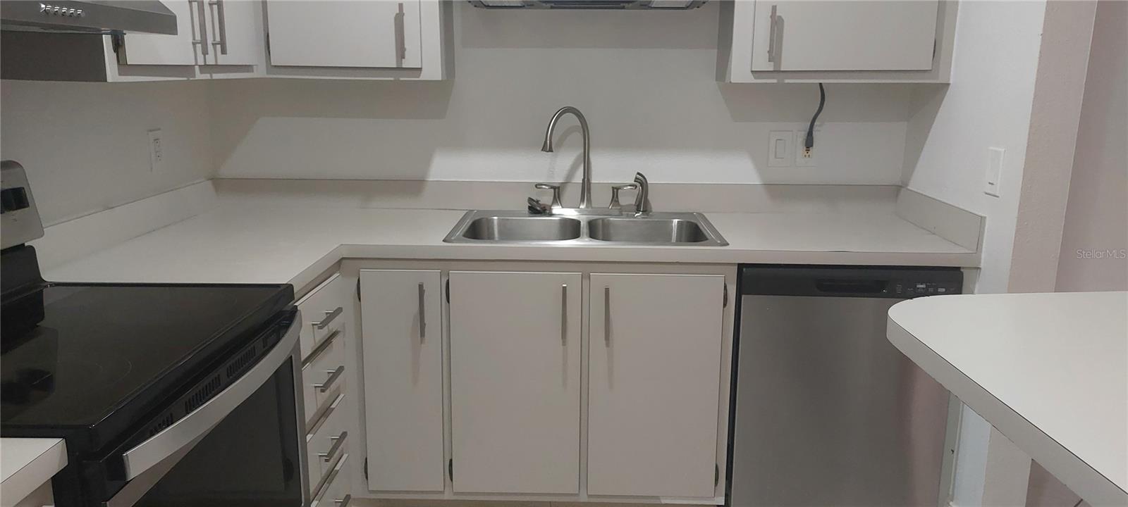 ROYAL ARMS CONDO - Residential