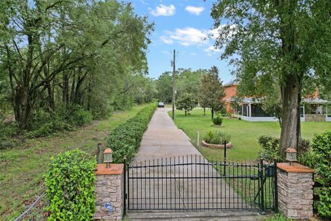 Tiny photo for 35126 William Lane, Eustis, FL 32736 (MLS # G5101068)