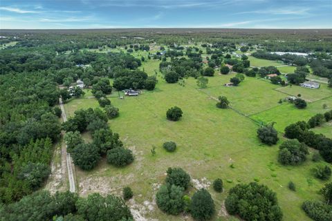 Tiny photo for 35126 William Lane, Eustis, FL 32736 (MLS # G5101068)