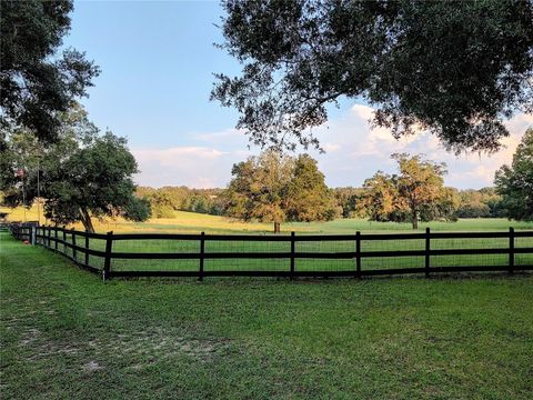 Tiny photo for 35126 William Lane, Eustis, FL 32736 (MLS # G5101068)