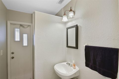 Tiny photo for 35126 William Lane, Eustis, FL 32736 (MLS # G5101068)