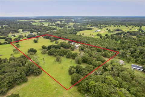 Tiny photo for 35126 William Lane, Eustis, FL 32736 (MLS # G5101068)