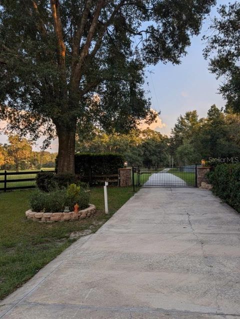 Tiny photo for 35126 William Lane, Eustis, FL 32736 (MLS # G5101068)