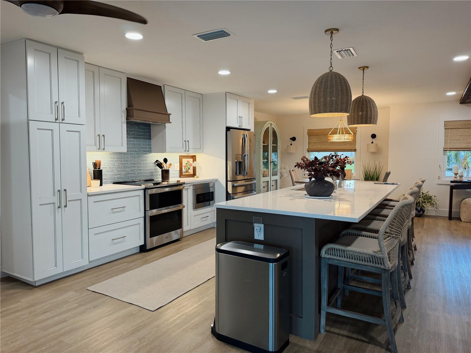 4511 BIMINI DRIVE, BRADENTON, FL, 34210 3 4511 BIMINI DRIVE