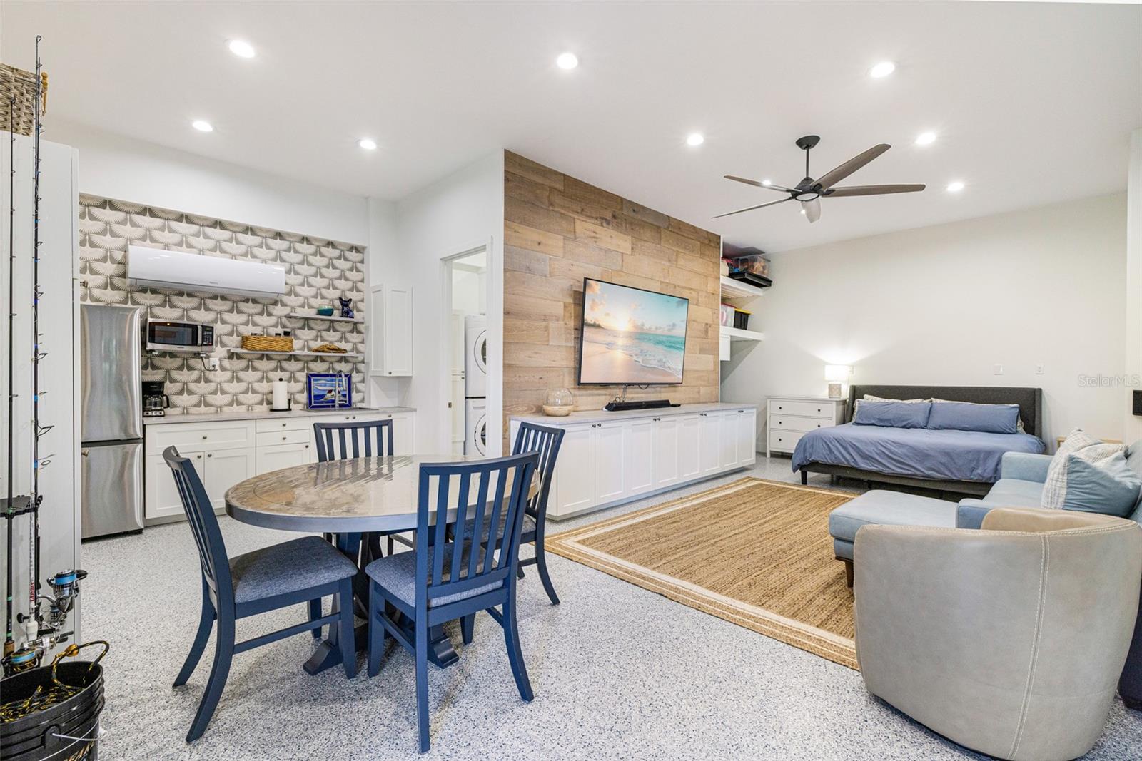 CAPTAINS COVE - Residential