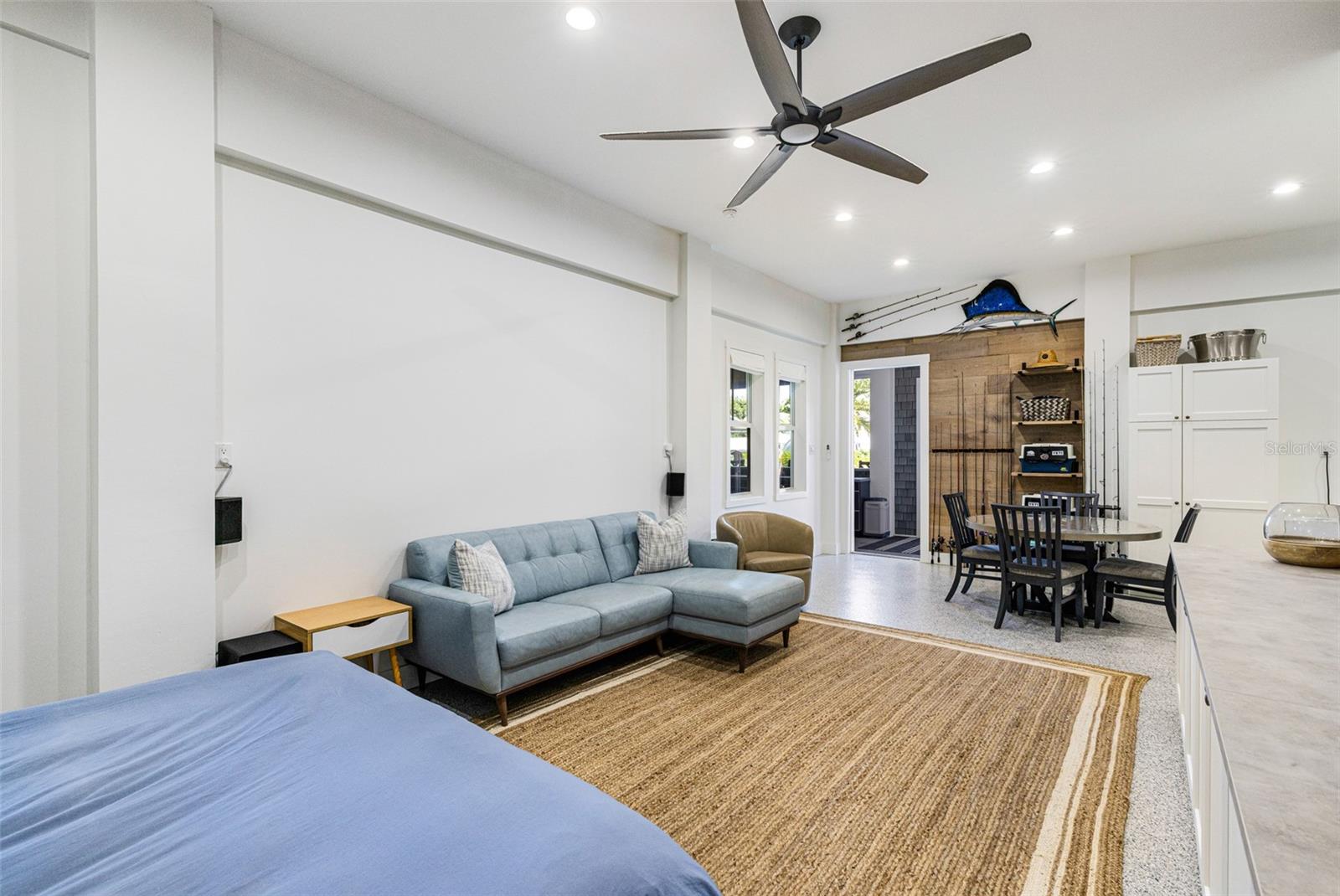 CAPTAINS COVE - Residential