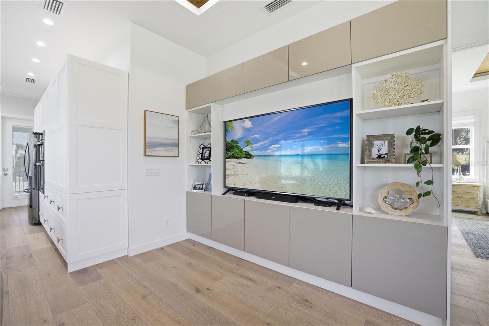 CAPTAINS COVE - Residential