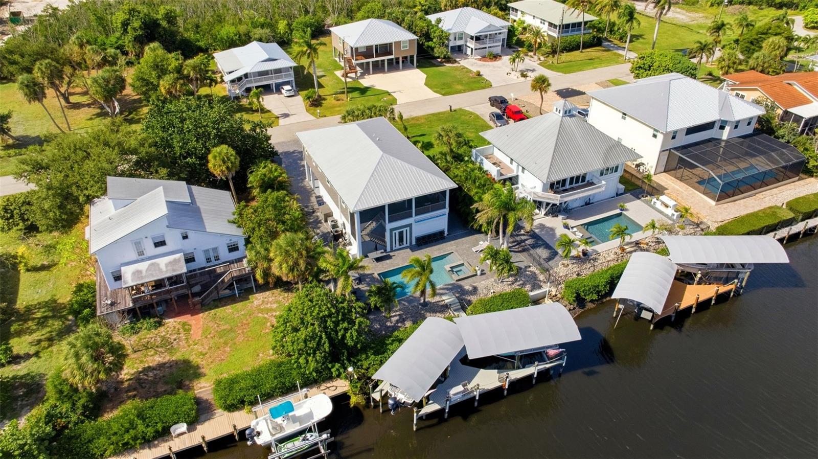 CAPTAINS COVE - Residential