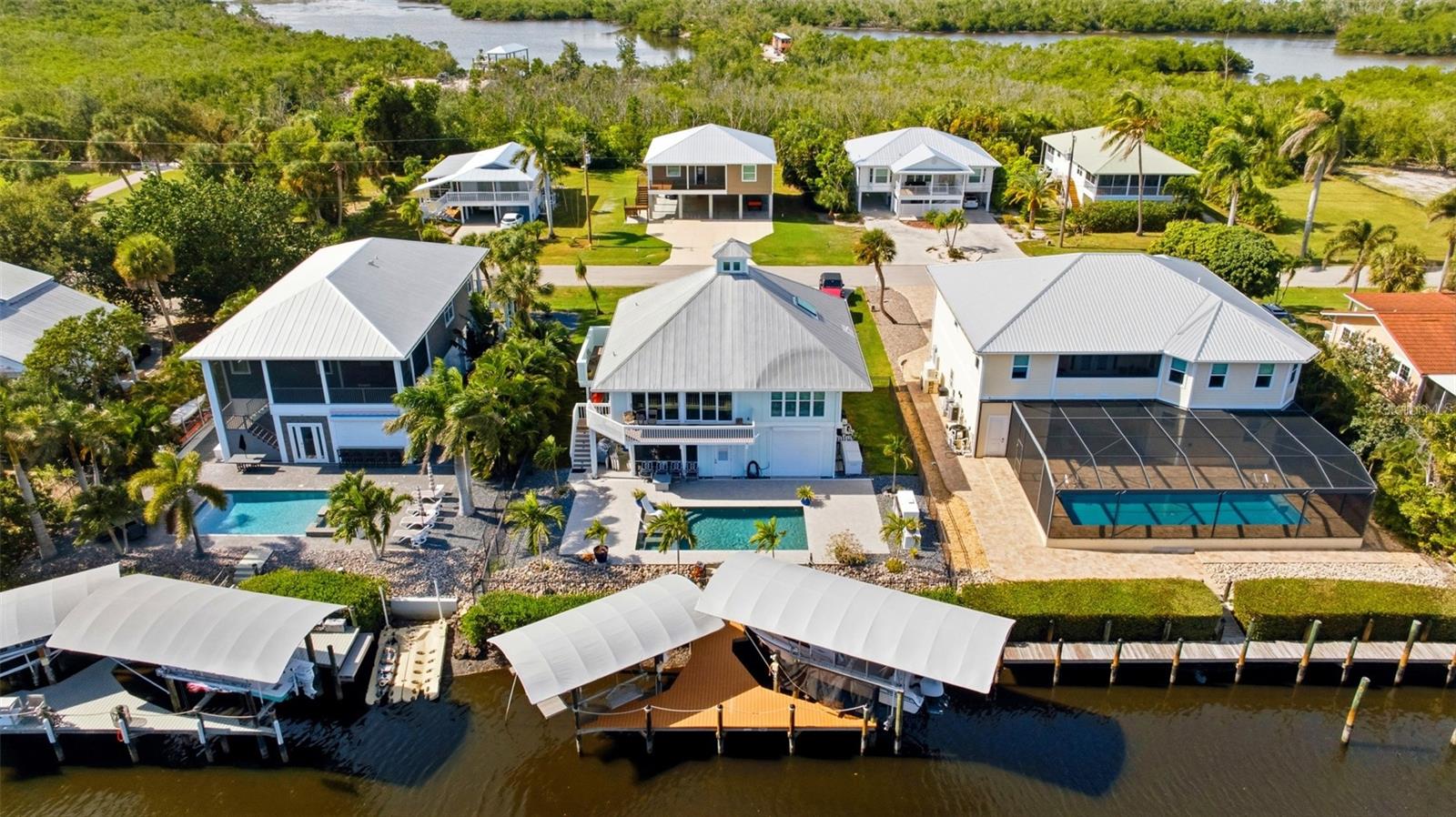 CAPTAINS COVE - Residential