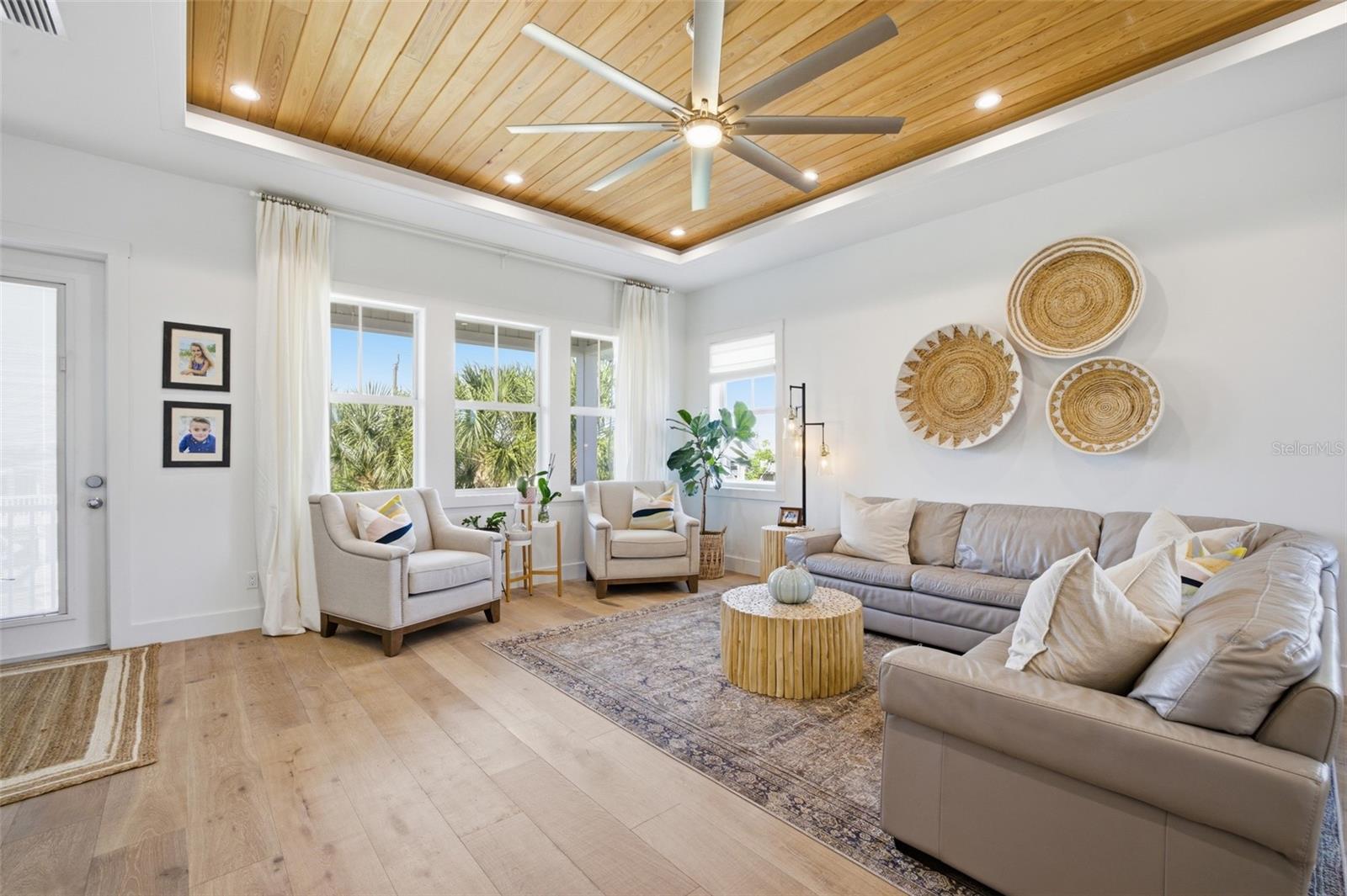 CAPTAINS COVE - Residential