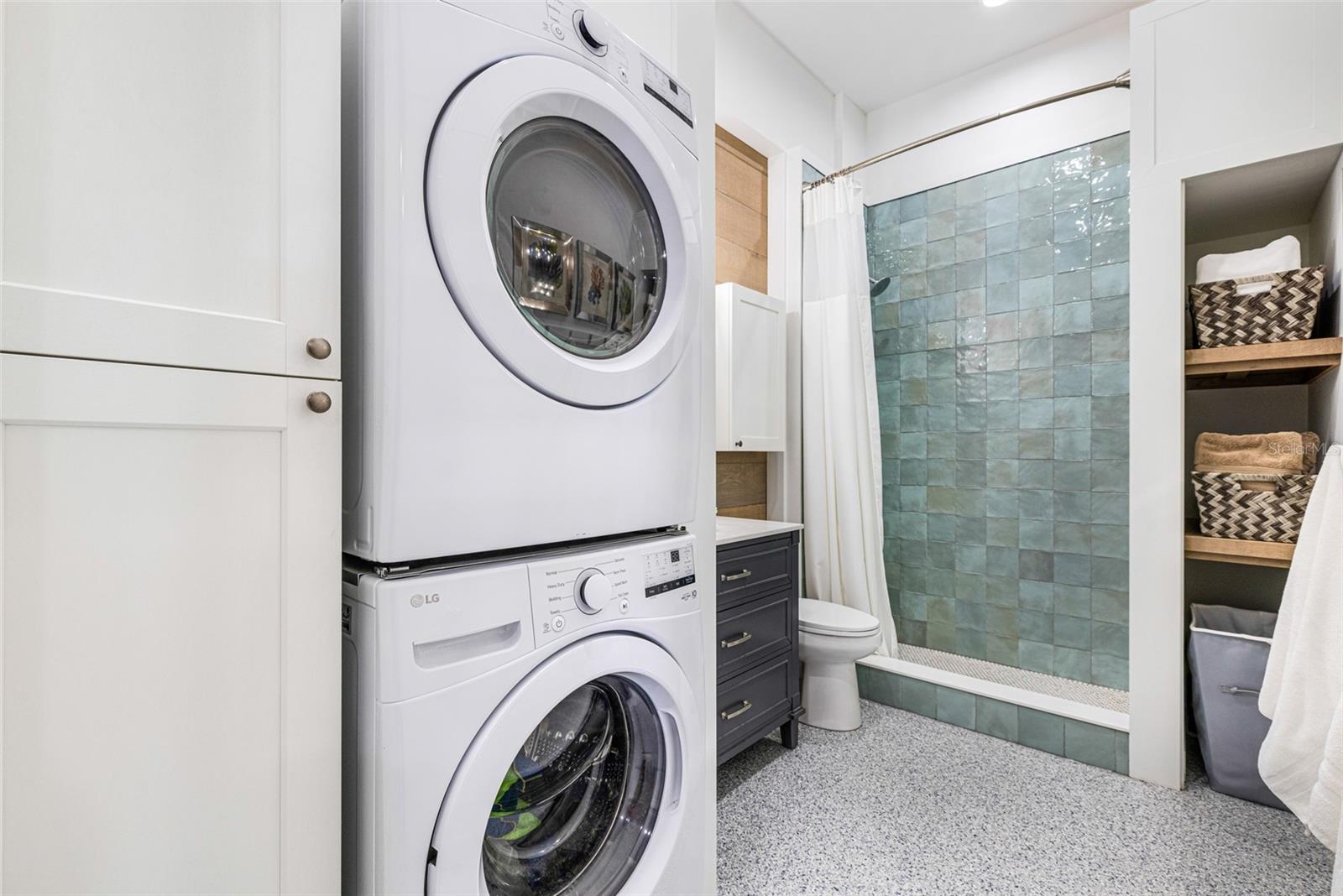 CAPTAINS COVE - Residential