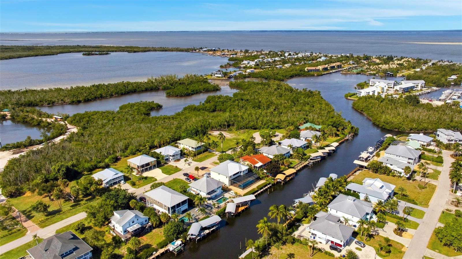 CAPTAINS COVE - Residential