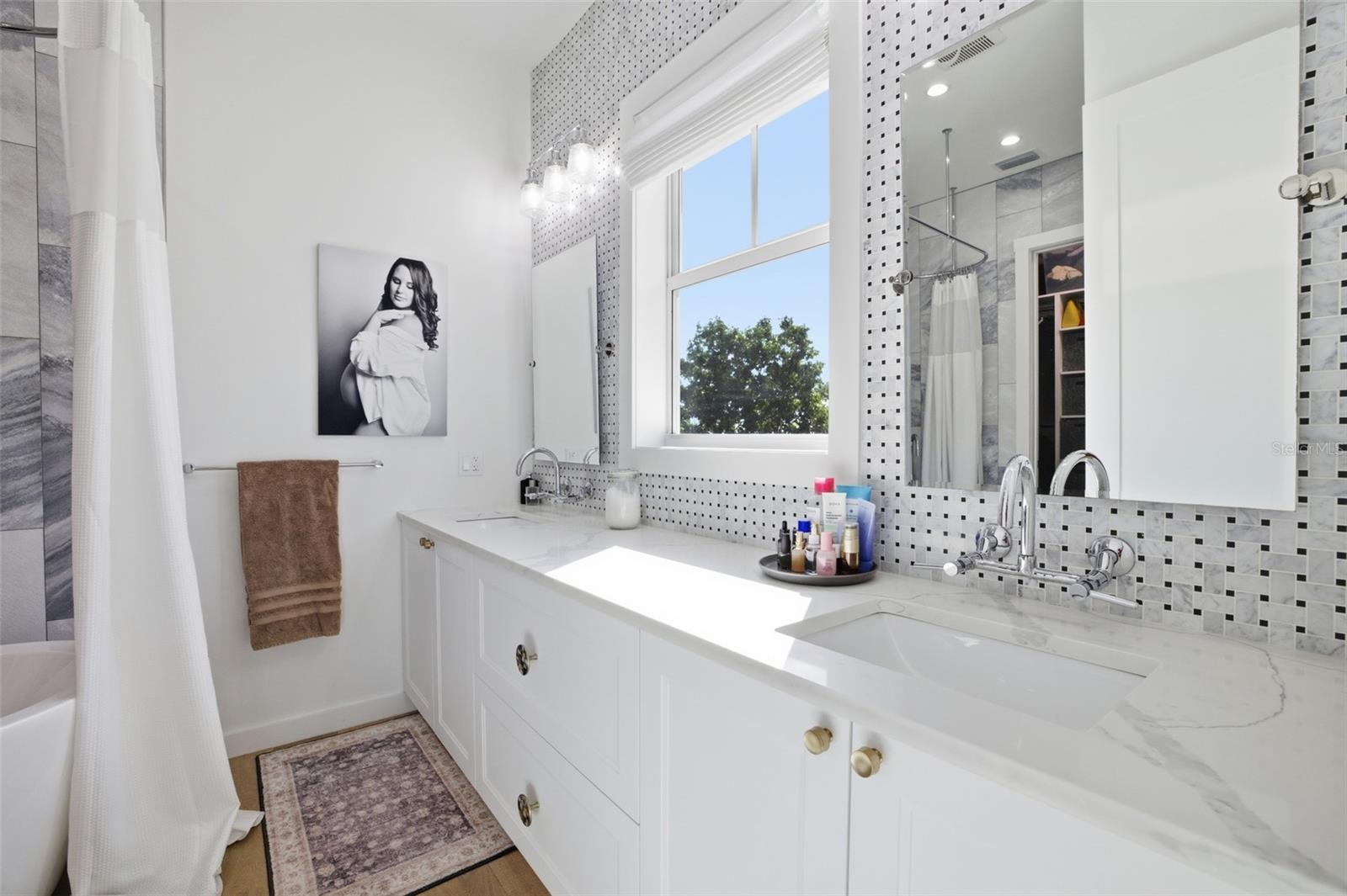 CAPTAINS COVE - Residential