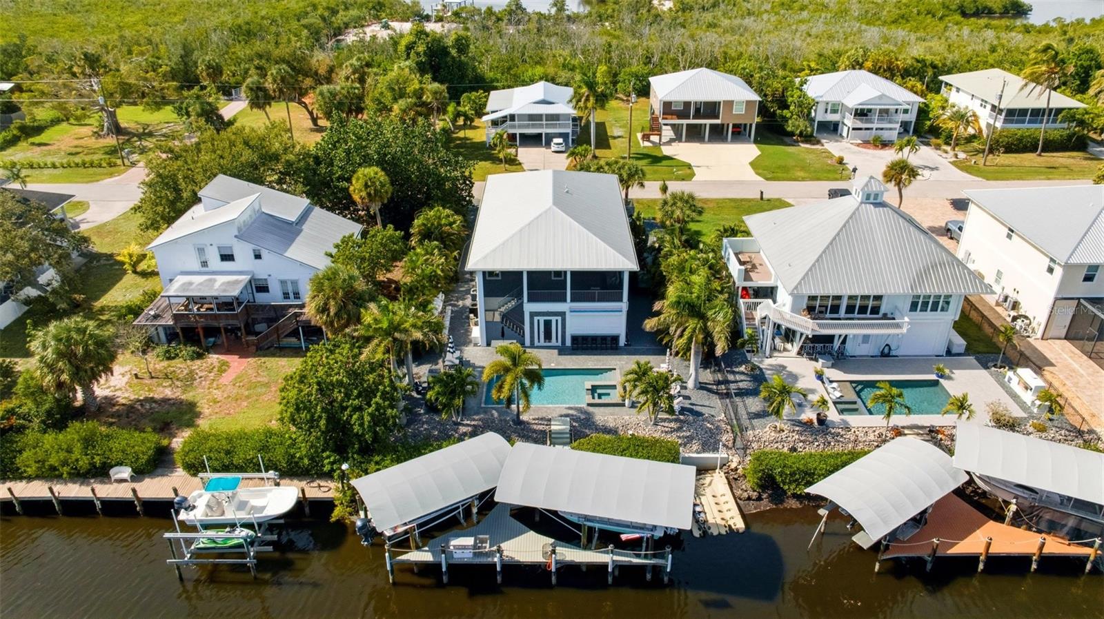 CAPTAINS COVE - Residential