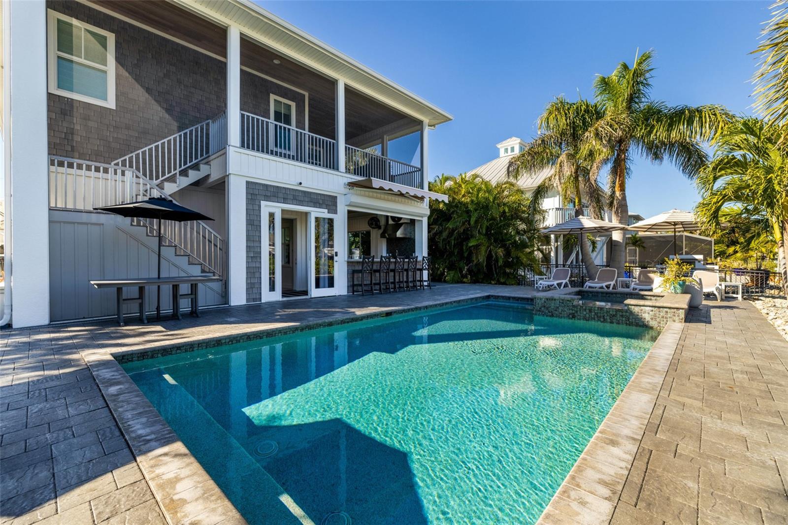 CAPTAINS COVE - Residential