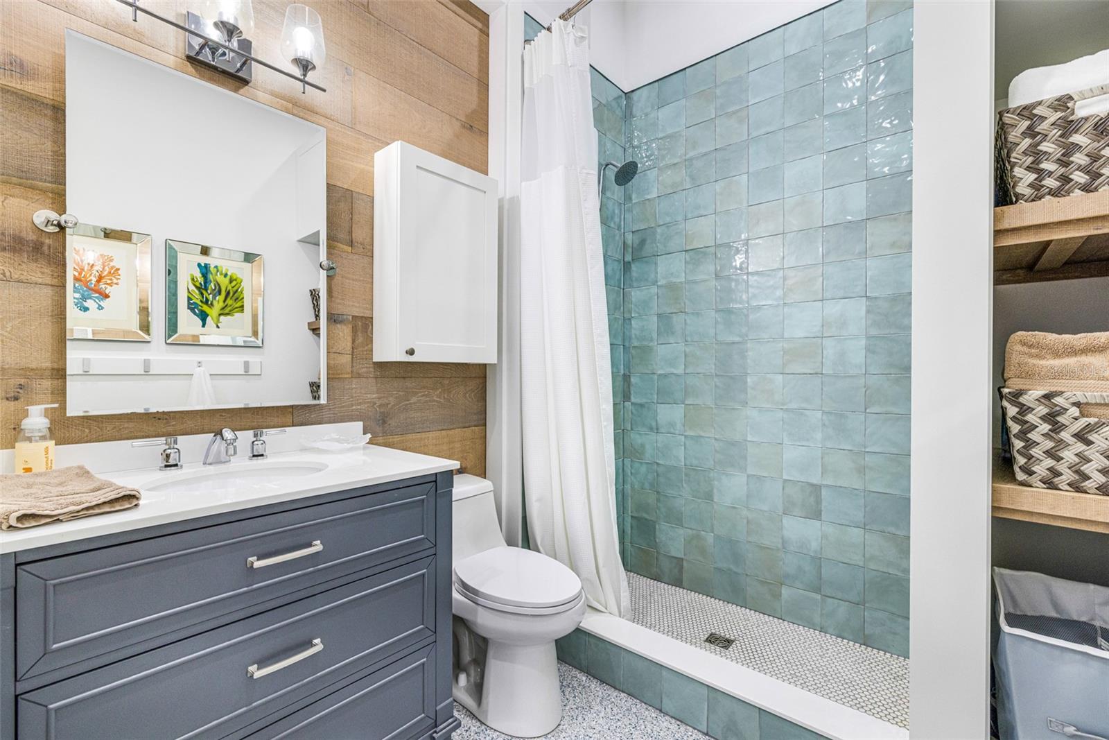 CAPTAINS COVE - Residential