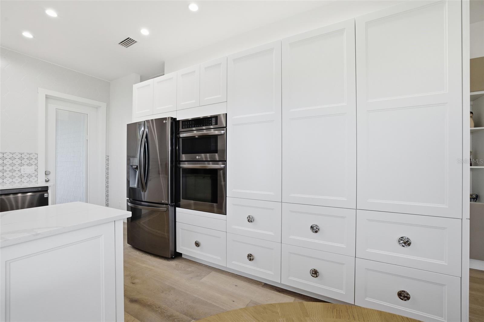 CAPTAINS COVE - Residential