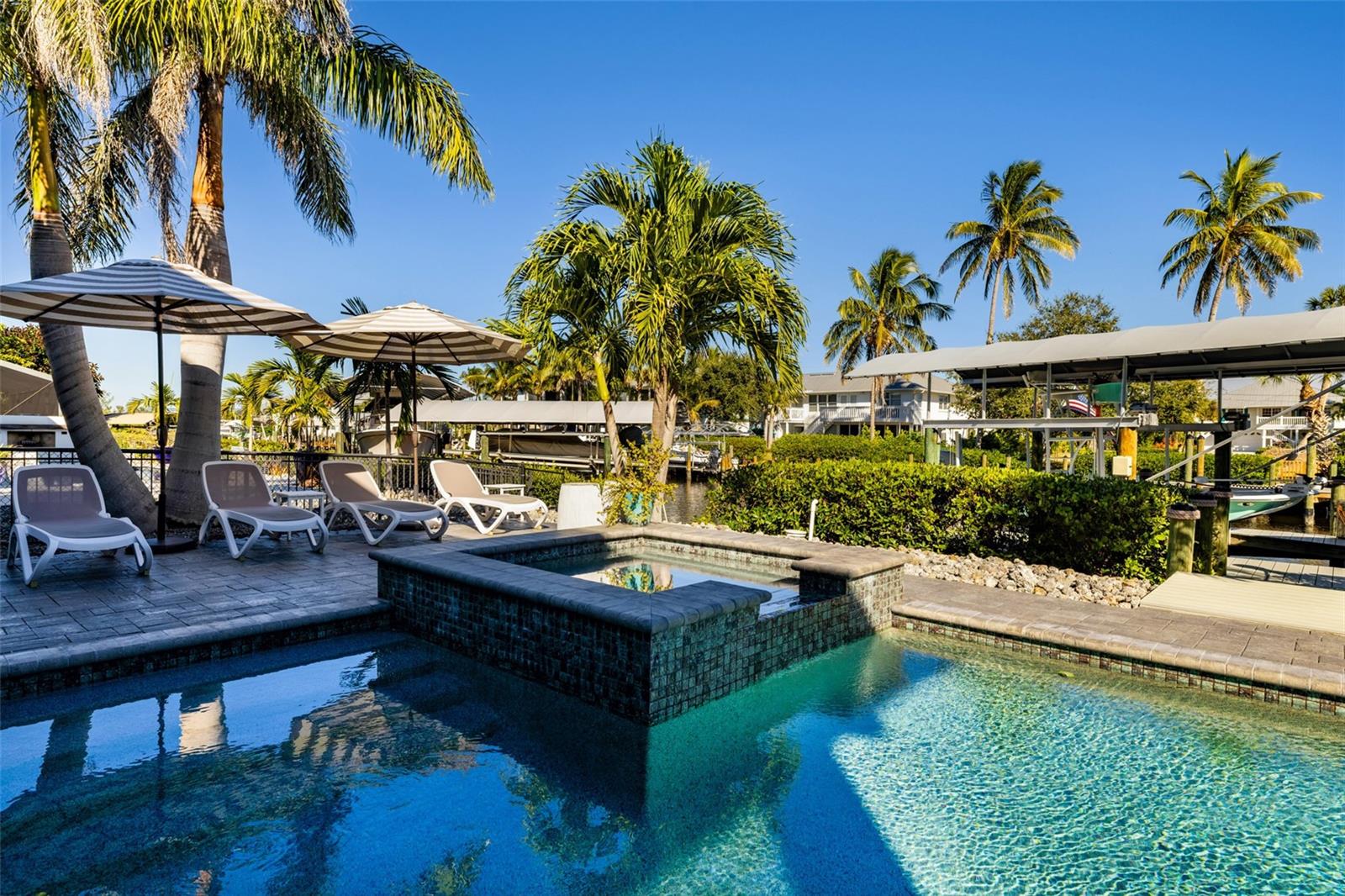 CAPTAINS COVE - Residential