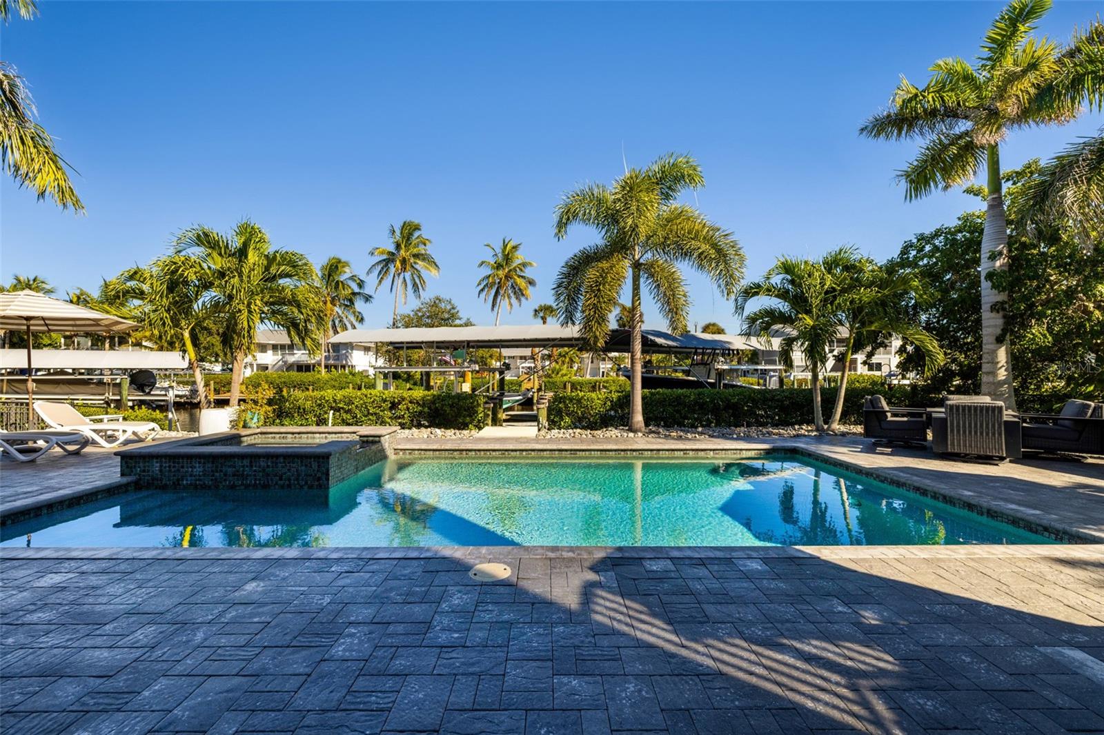 CAPTAINS COVE - Residential