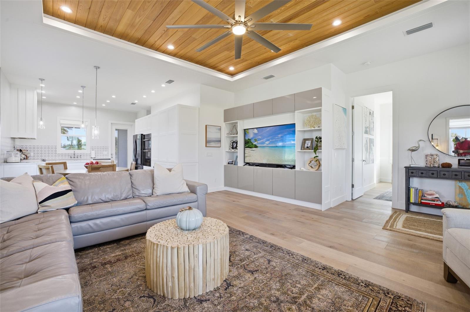 CAPTAINS COVE - Residential