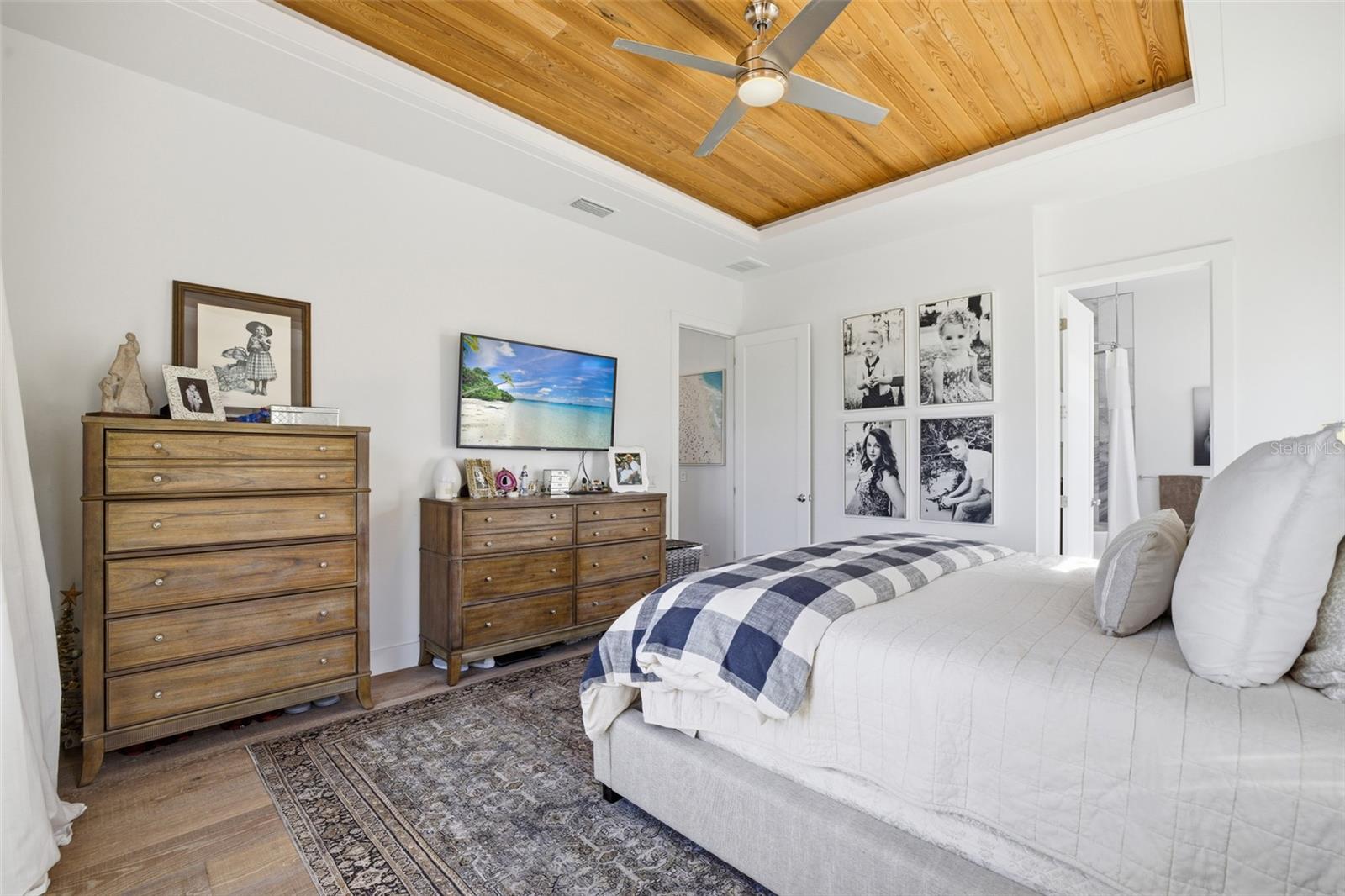 CAPTAINS COVE - Residential