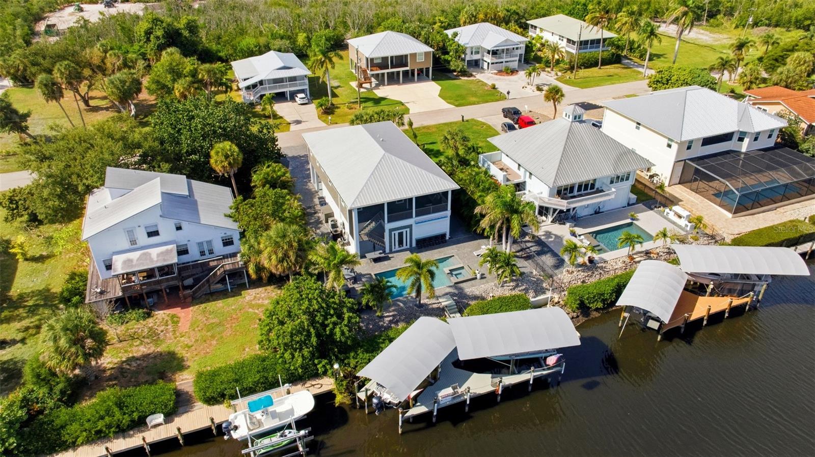 CAPTAINS COVE - Residential