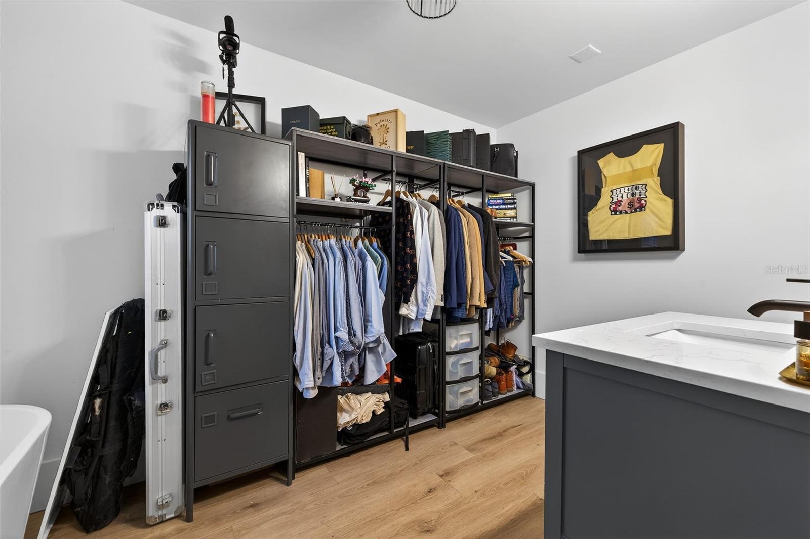 PASADENA ESTATES - Residential