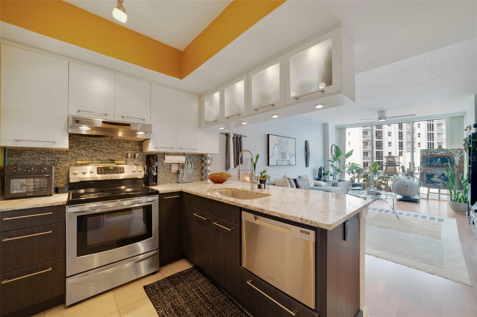 322 E CENTRAL BOULEVARD 811