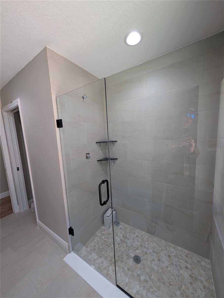 ROLLING HILLS - Residential