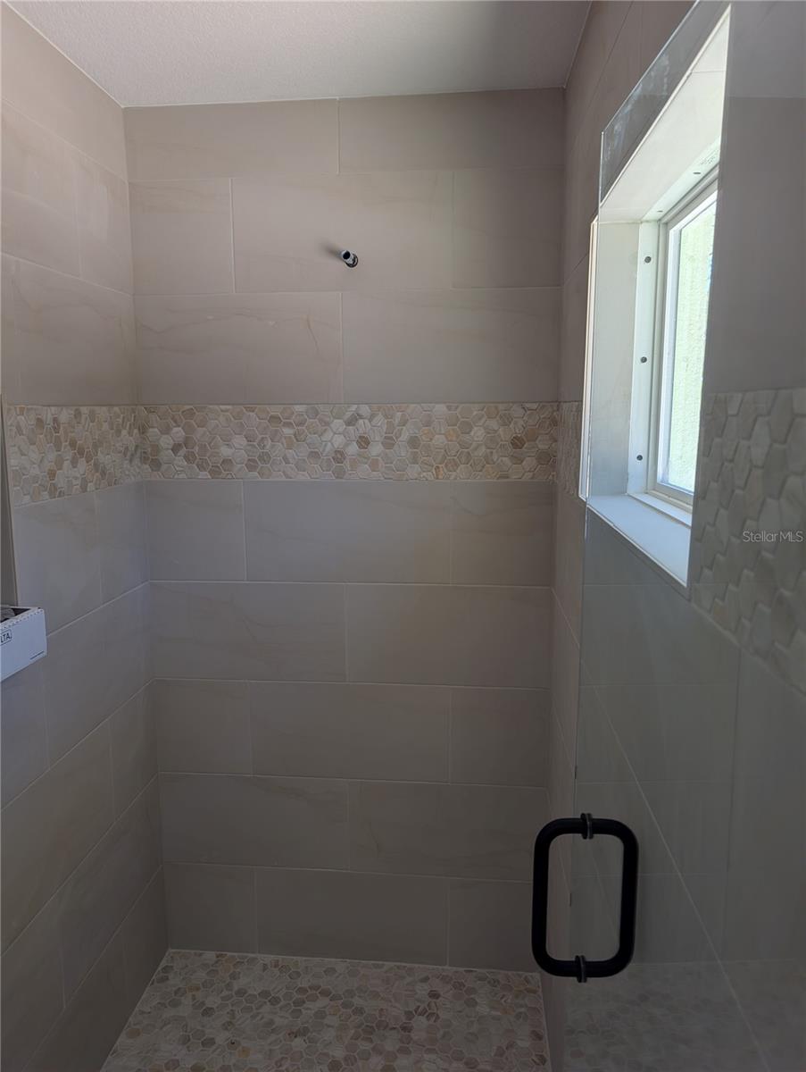 ROLLING HILLS - Residential